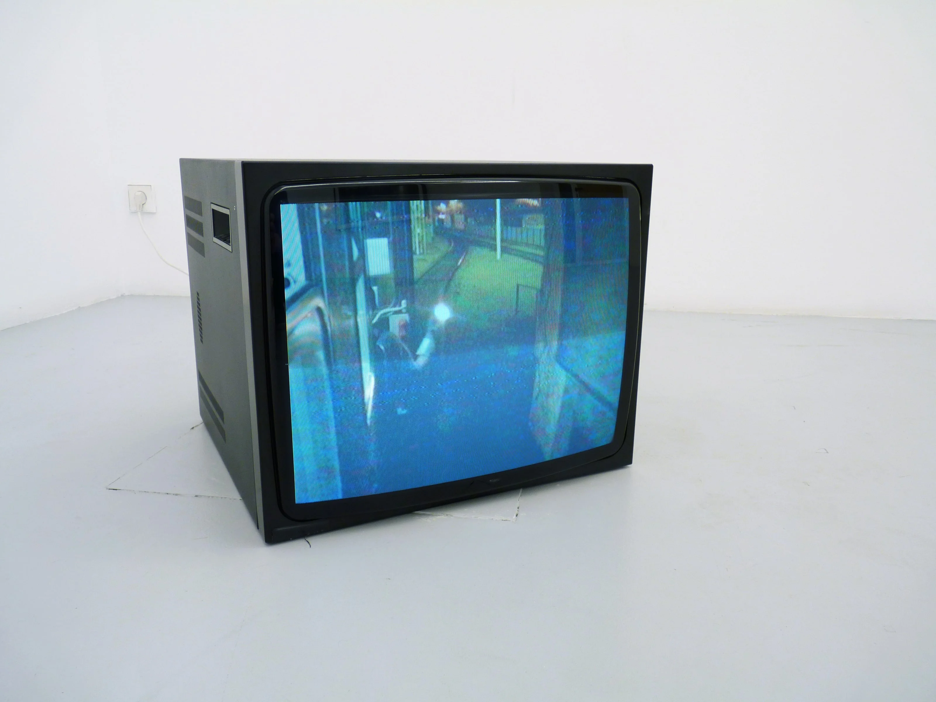 Installation Views, Jenny Holzer, Raha Raissnia y Alex Reynolds, 2020